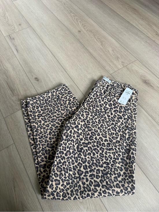 Abercrombie & Fitch Denim - Abercrombie & Fitch Curve Love Leopard Barrel Jean